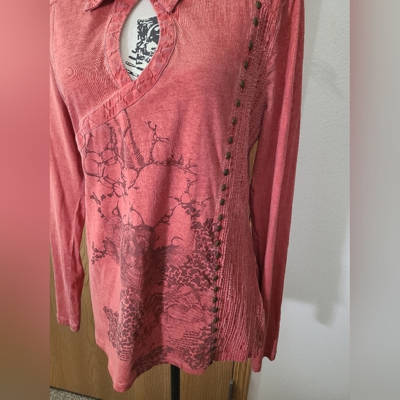 Anvrdie Angels Never Die Keyhole Distressed Graphic Patchwork Western Top - Picture 2 of 4